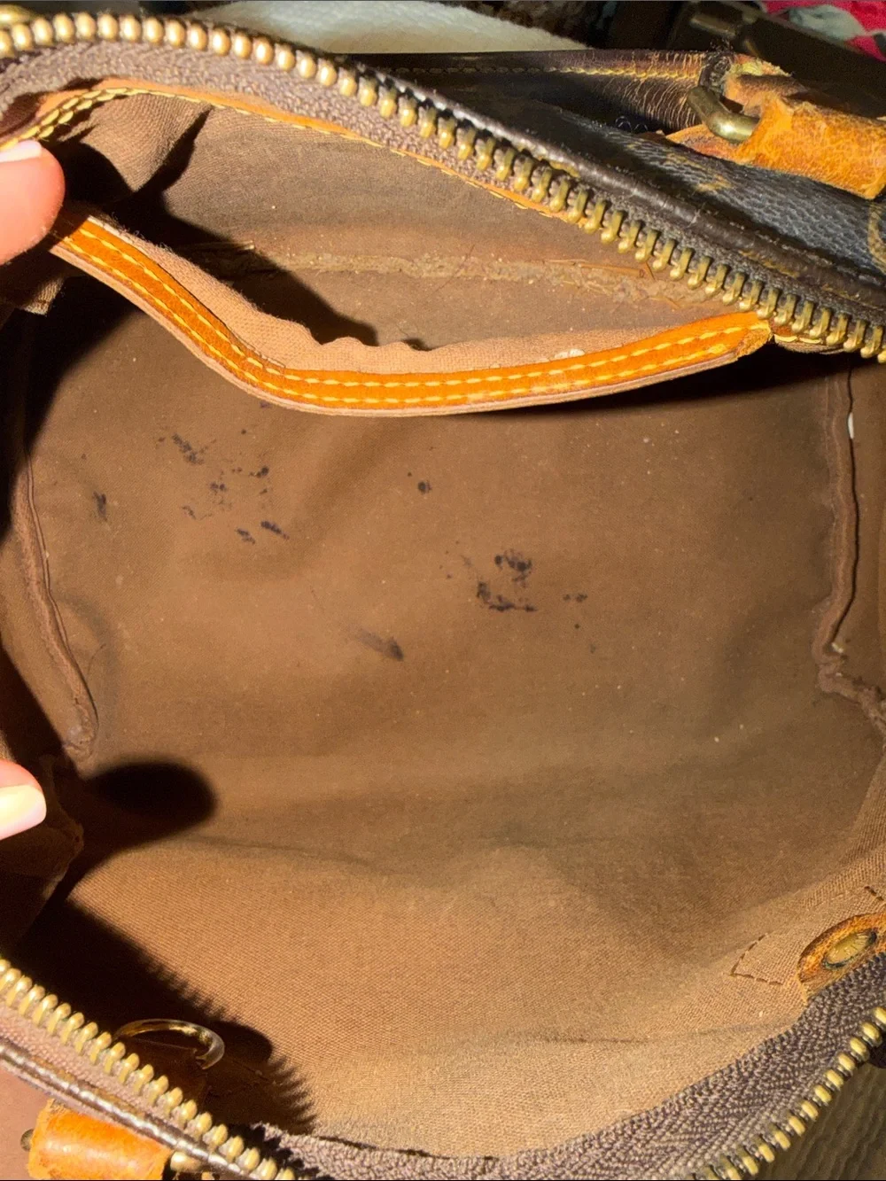 Pre Loved Authentic Louis Vuitton Monogram Speedy Bag - Dark Brown